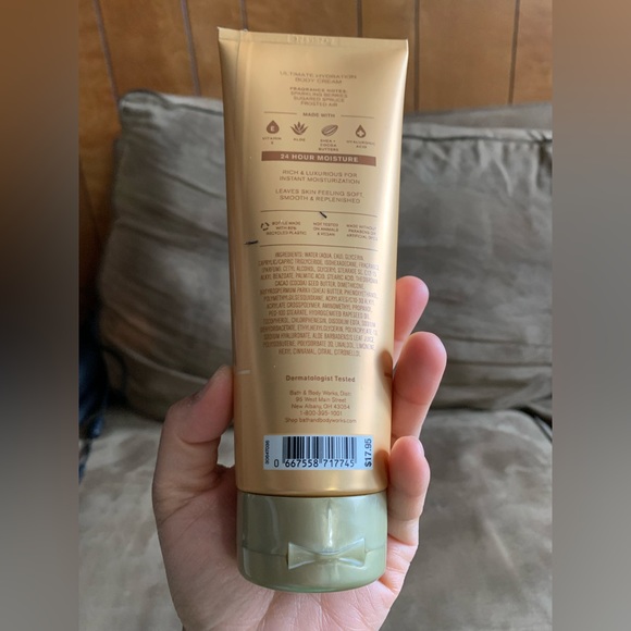 NEW Bath & Body Works GOLDEN BERRY MISTLETOE Ultimate Hydration Body Cream 8 oz - Picture 7 of 9